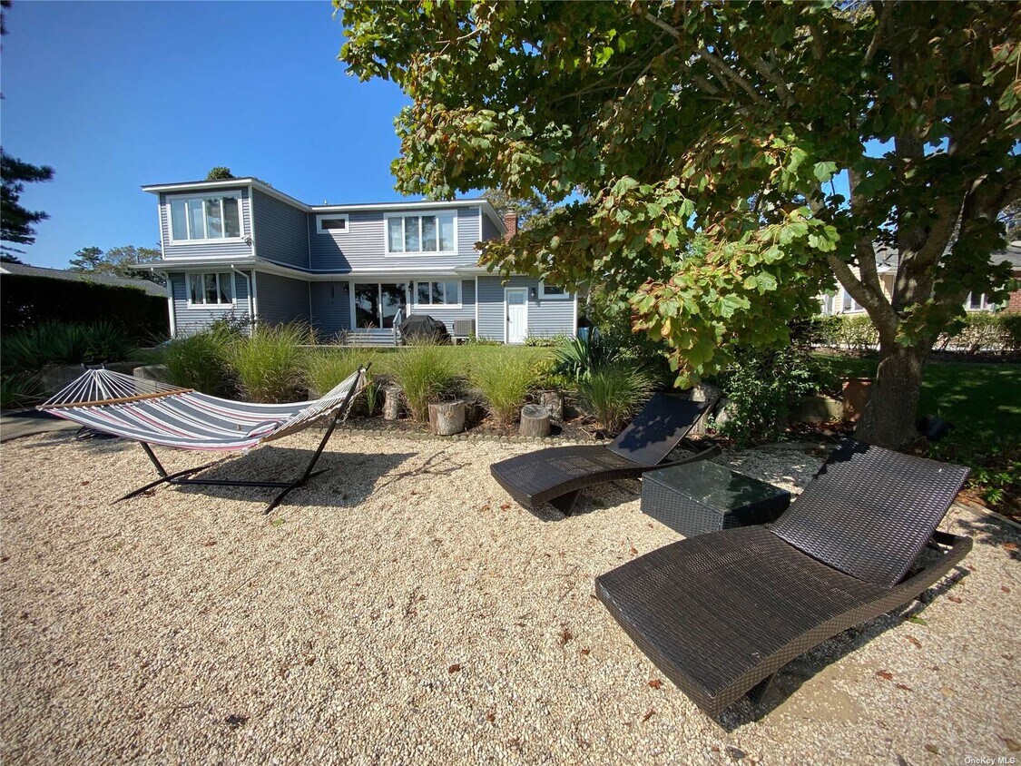 19 Whiting Rd  
