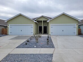 Building Photo - 633 Grayson Ln