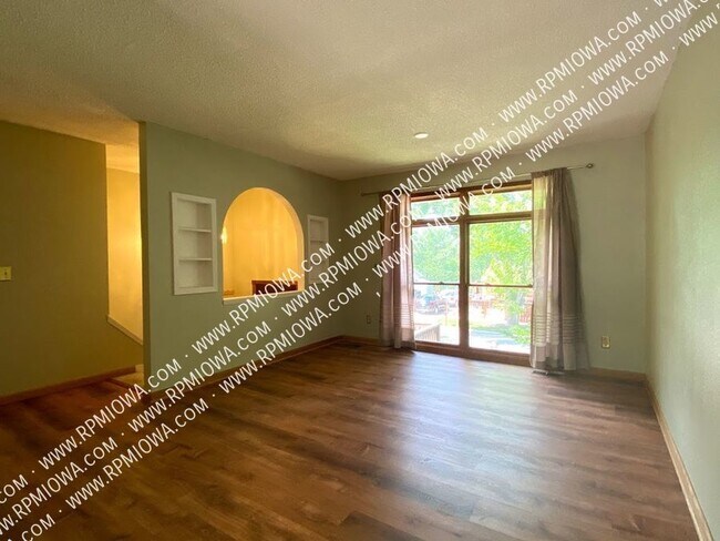 Foto del edificio - 713 SE Hackley Ave