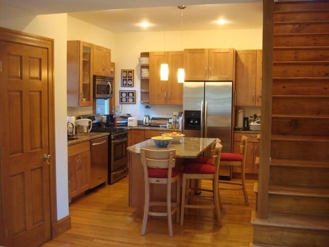 Building Photo - 57 Pleasant St
