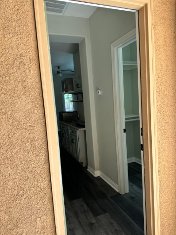 Foto del edificio - 5216 Bay Crest Ln