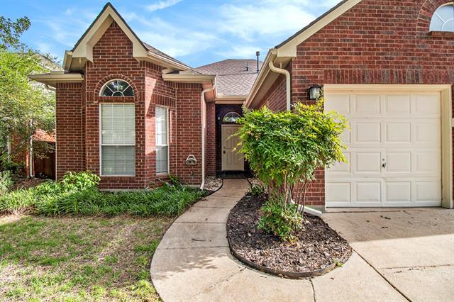 Foto del edificio - 2224 Heatherton Pl