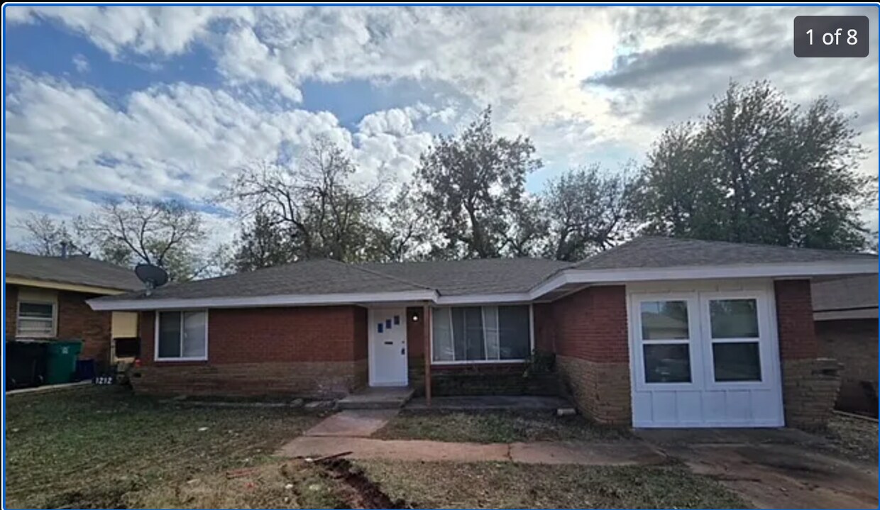 Foto principal - 1212 NE 44th St