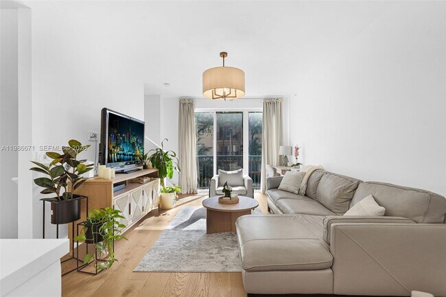 Building Photo - 2107 SE 10th Ave