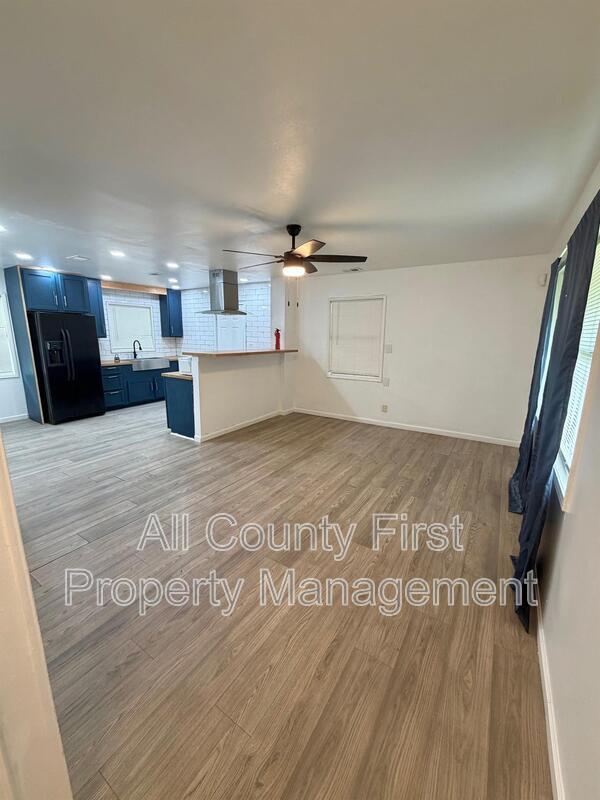 Building Photo - 1623 Sherrill Dr