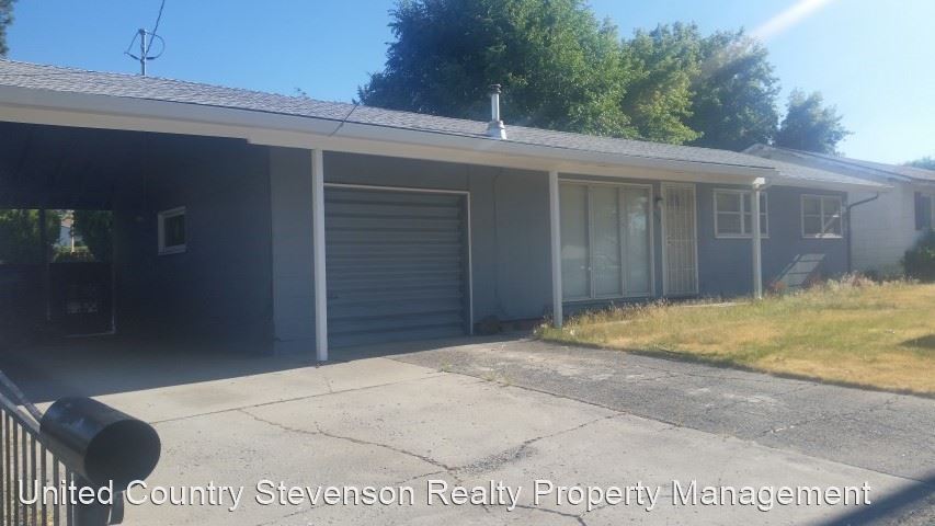 Primary Photo - 3 br, 1 bath House - 905 W. 3rd St.