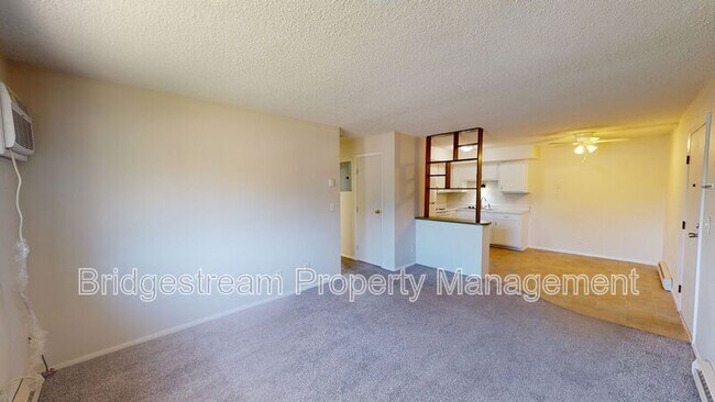 Foto del edificio - 4664 Burkhardt Ave