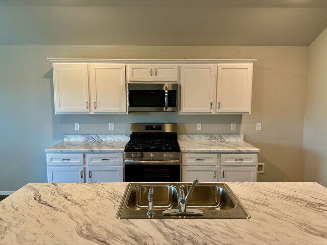 Foto del edificio - 4 bedroom 2 bath 2 car garage - Bixby Schools
