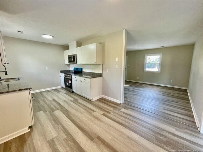 Foto del edificio - 5985 McDonald Rd