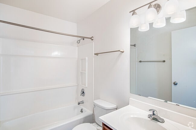 Building Photo - Cardinal Place Apts. Call the office now for more information!