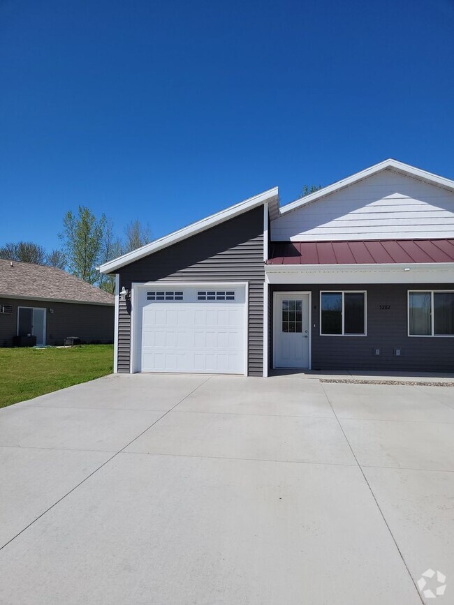 Building Photo - 5282 Christopher Dr