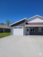 Building Photo - 5282 Christopher Dr