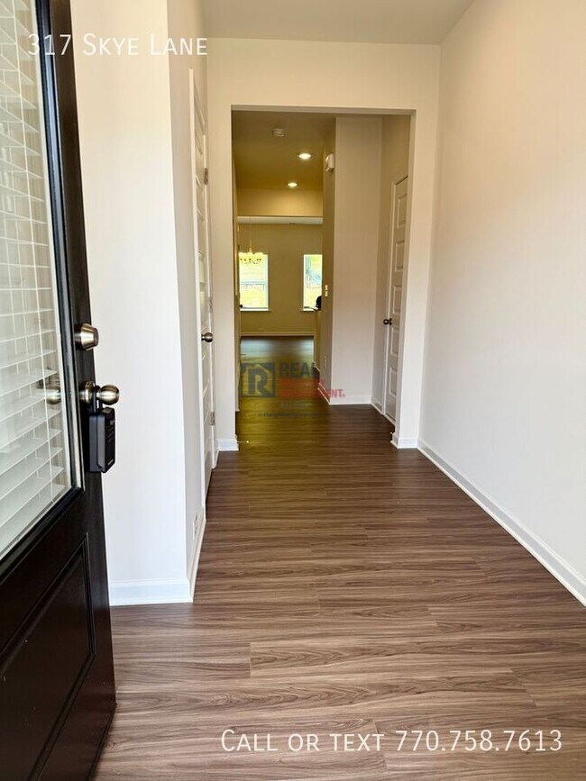 Foto del edificio - 317 Skye Ln