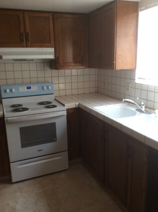 Kitchen - 733 Euclid Ave