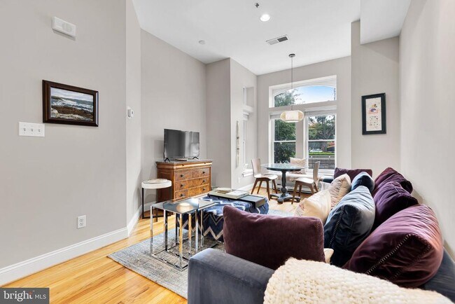 Foto del edificio - 2201 K St NW