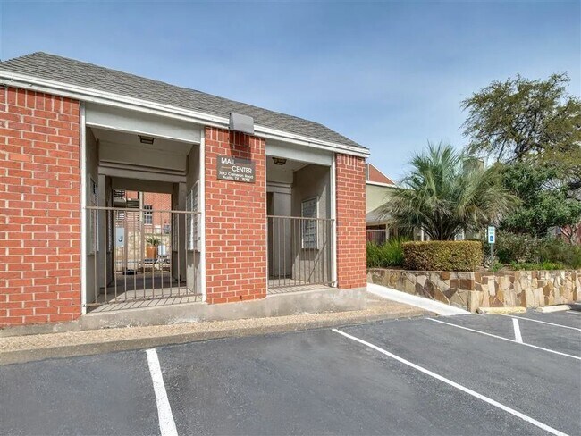 Foto del edificio - 7610 Cameron Rd