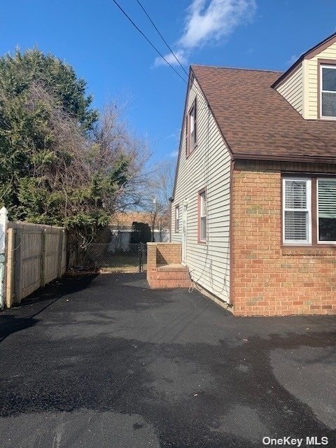 Building Photo - 640 9th St