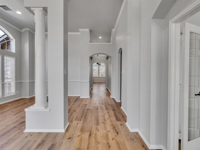 Foto del edificio - 30018 Bashaw Dr