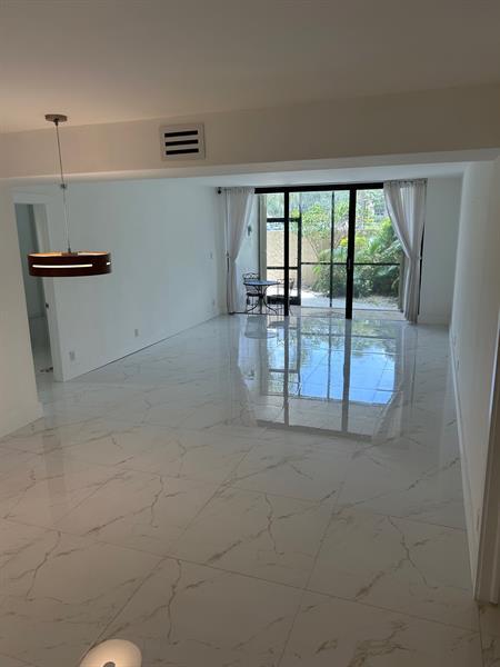 Building Photo - 16300 Golf Club Rd