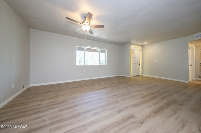 Building Photo - 841 N Abrego Dr