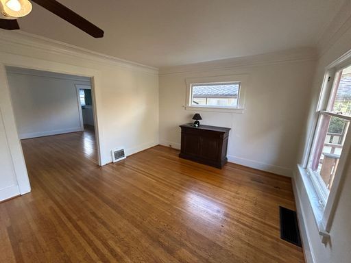 Foto del edificio - Charming Queen Anne Home AVAILABLE NOW