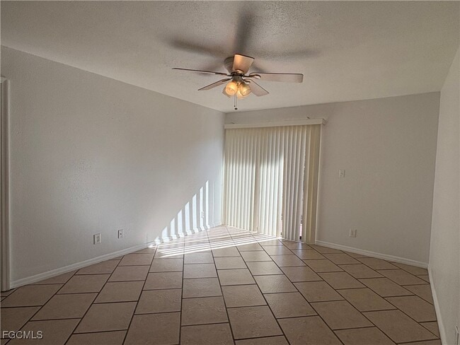 Foto del edificio - 2855 Winkler Ave