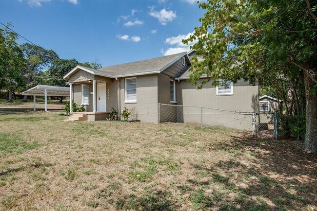 Foto del edificio - No App Fee. - Prelease by 10/25/24 and get...