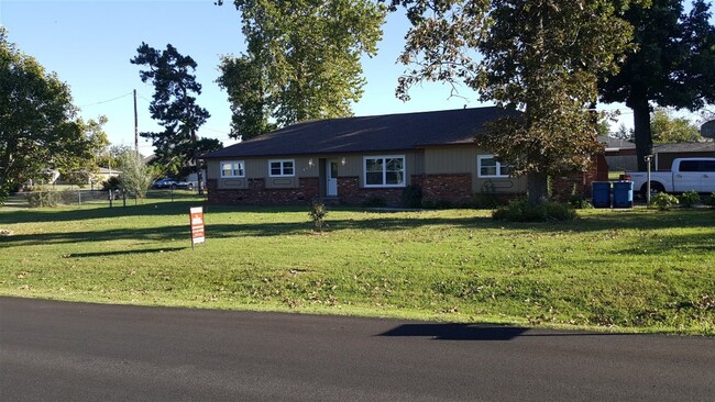 Building Photo - Beautiful Home Owner Finance