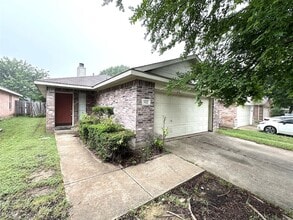 Building Photo - 822 Savage Dr