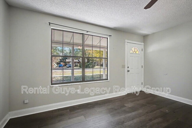 Foto del edificio - 2120 Blair Rd