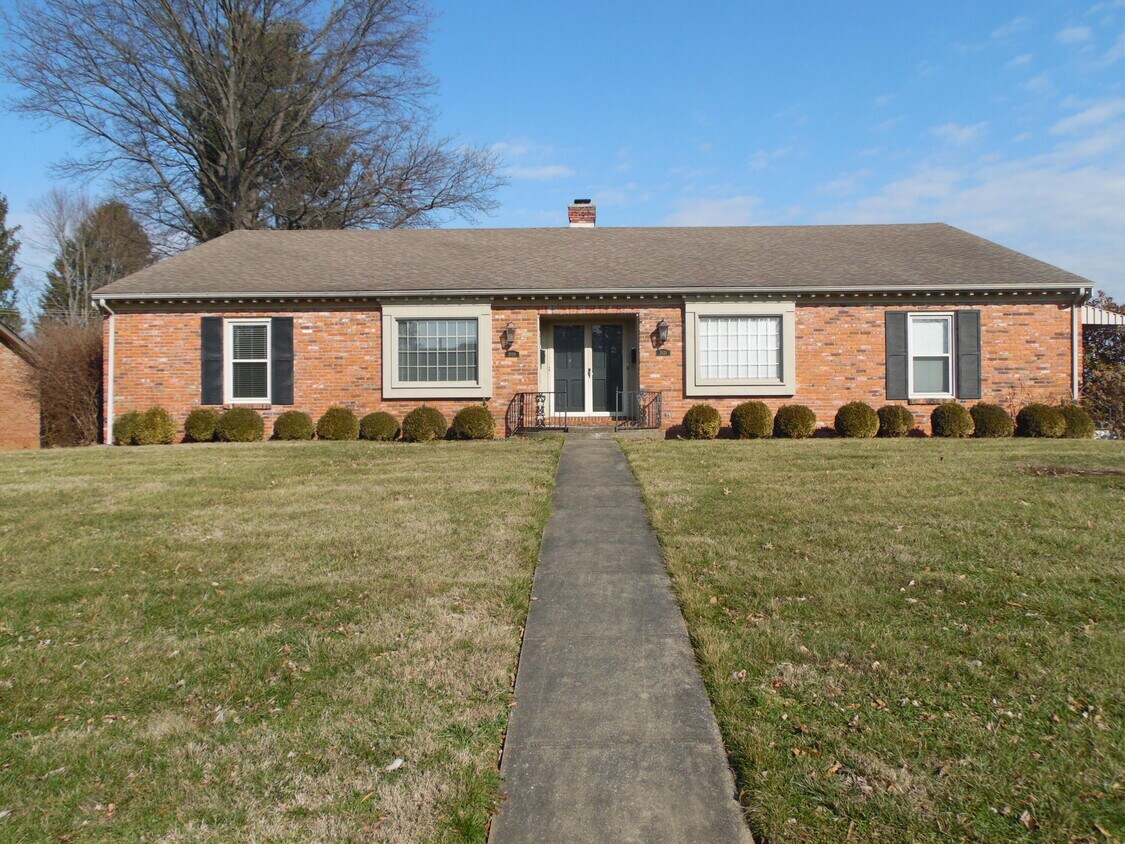2029 Fontaine Rd, Lexington, KY 40502 House Rental in Lexington, KY