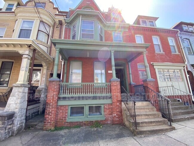 Building Photo - 732 Columbia Ave