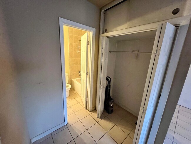 Building Photo - 3169 McSherry Drive - 3171 B