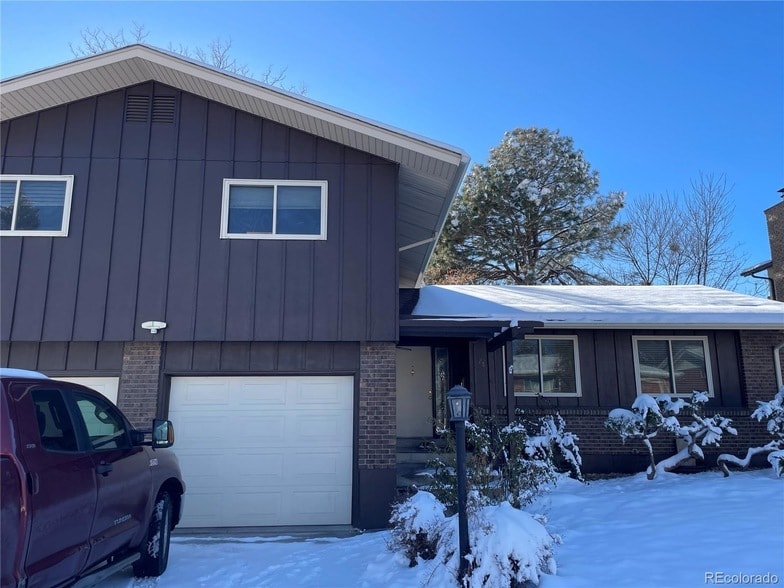 Primary Photo - 2833 S Depew St