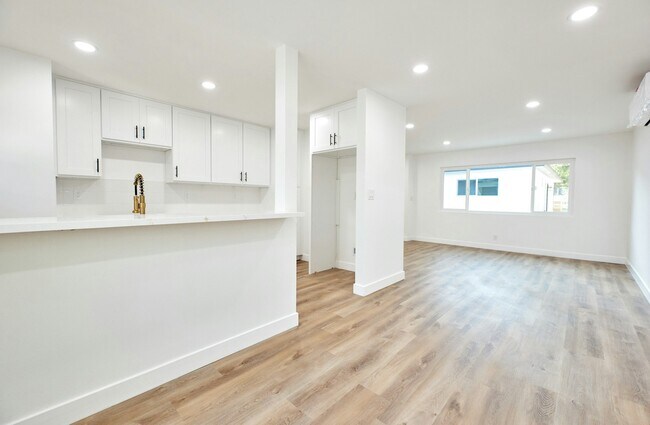 Foto del edificio - 232 W 3rd St