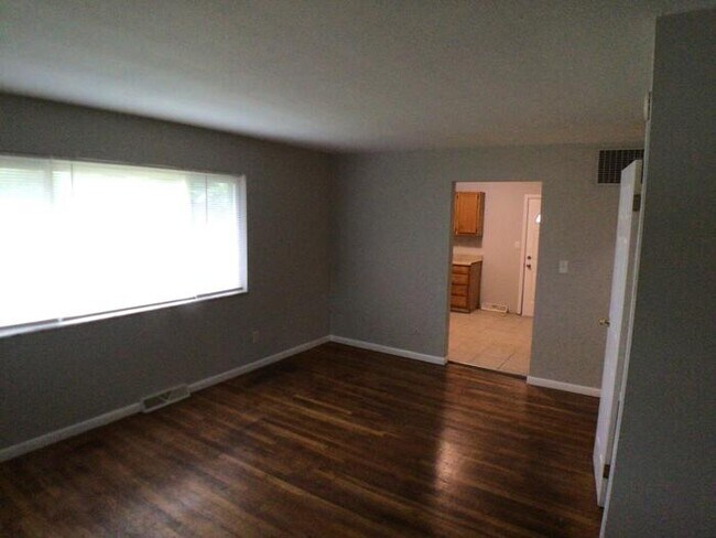 Foto del edificio - 2402 N Lesley Ave