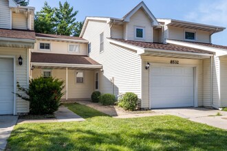 Building Photo - 8532 Oakwood Dr
