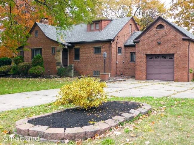 Building Photo - 3 br, 1.5 bath House - 25855 Highland Road