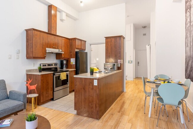 Building Photo - 3454 Rue Adam