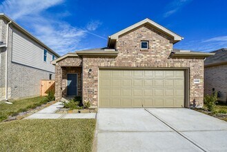Building Photo - 14499 Cedar Ledge Ln