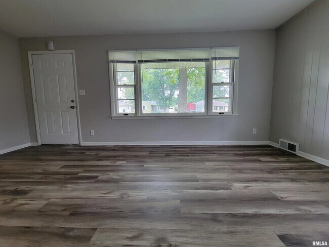 Foto del edificio - 2617 W Kansas St