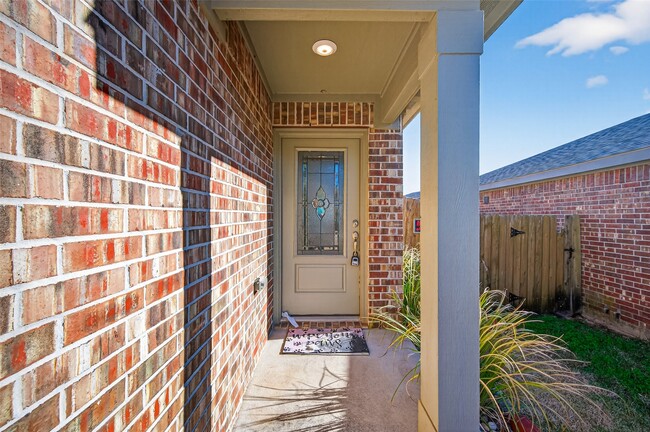 Building Photo - 22615 Harrington Field Dr