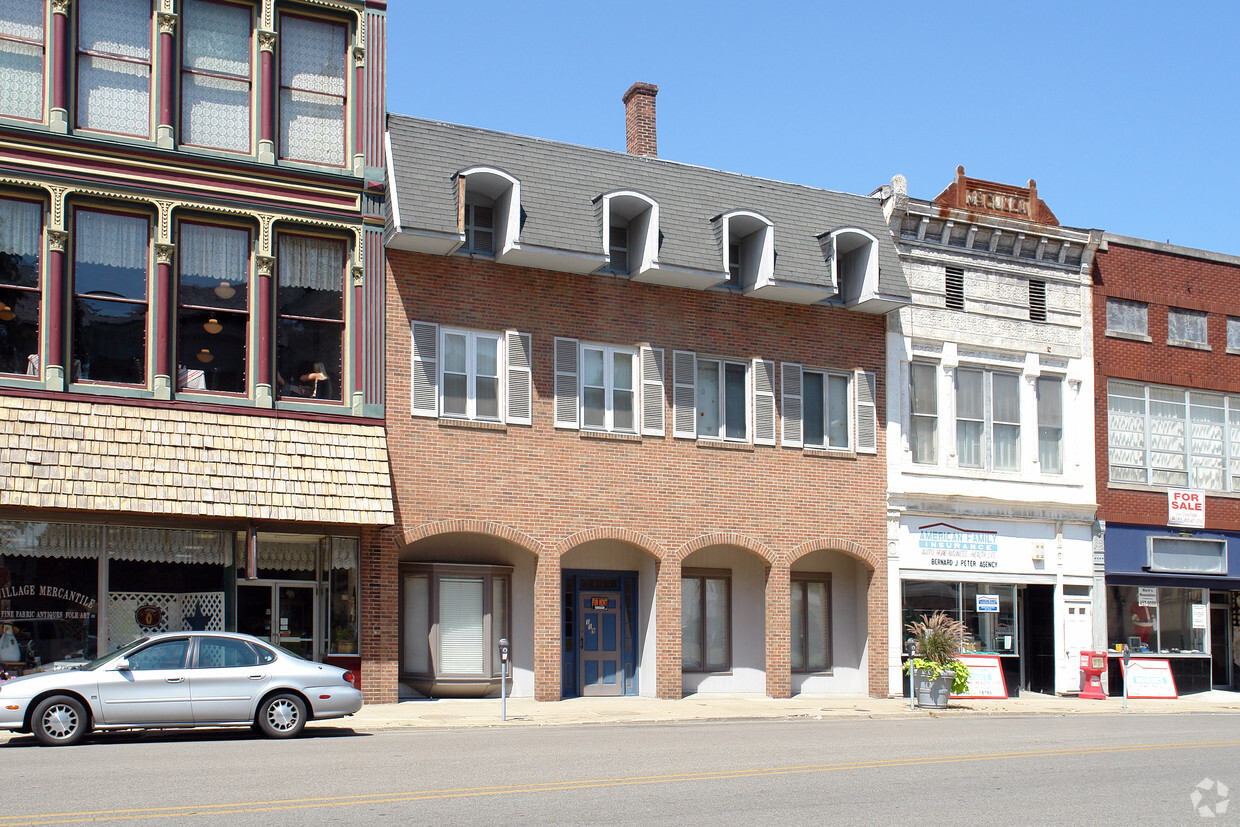 Primary Photo - 1888 Bank Lofts