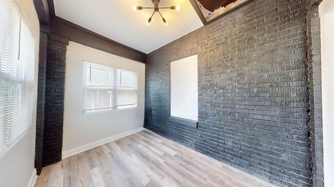 Building Photo - 1379 Roosevelt Pl