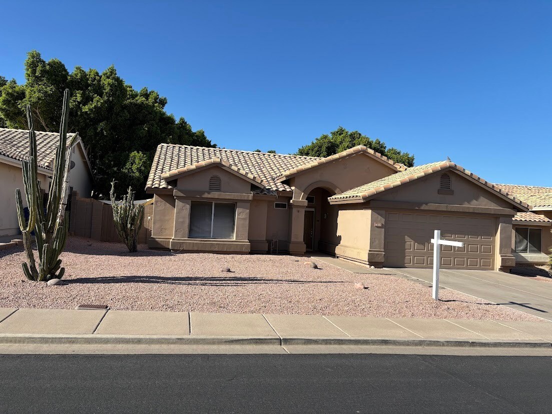 Foto principal - 6337 E Rochelle St