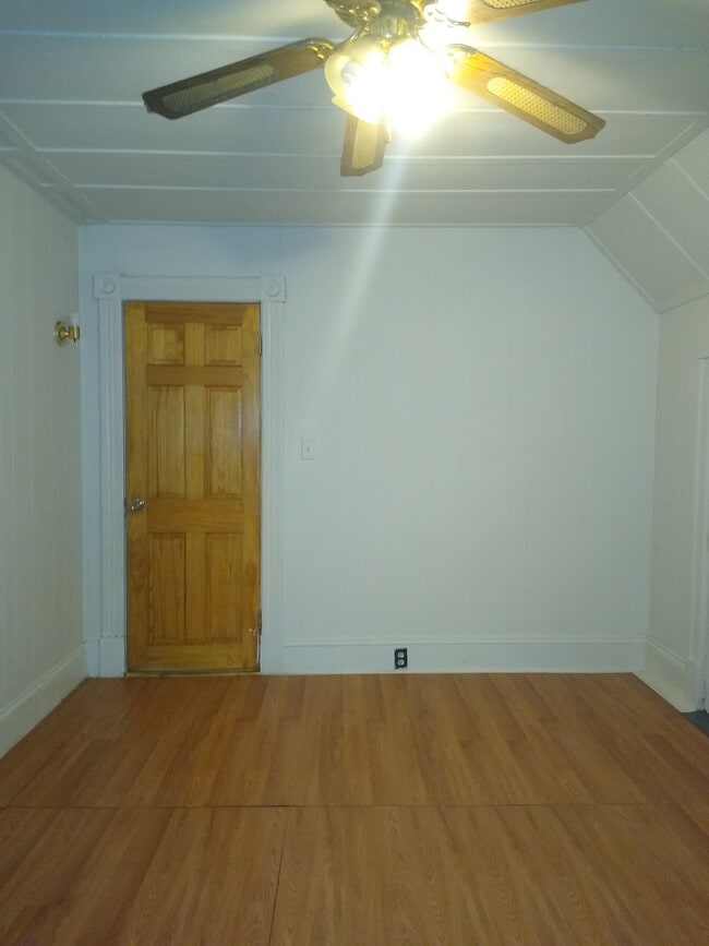 Bedroom - 81 Prospect St