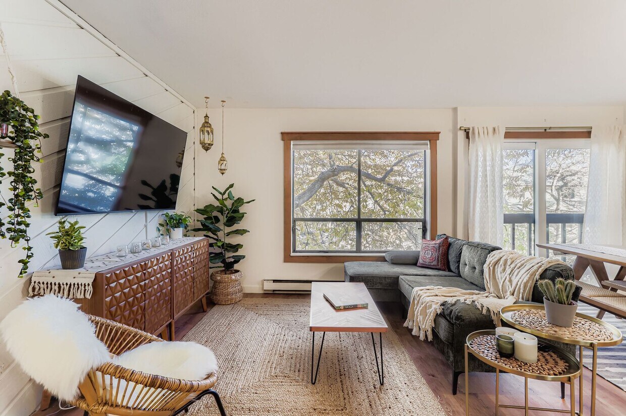 Idyllic West Boulder 2BDR Furnished Home - Idyllic West Boulder 2BDR Furnished Home