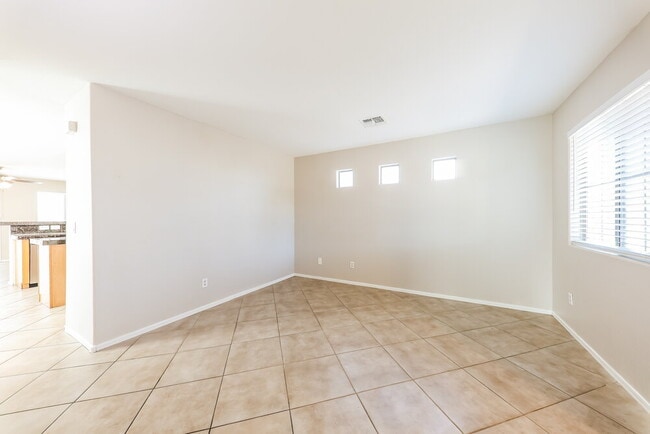 Building Photo - 17423 W Watson Ln