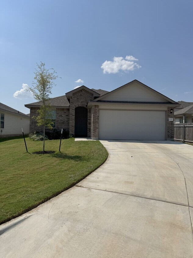 Primary Photo - 3-bedroom 2-bathroom house!