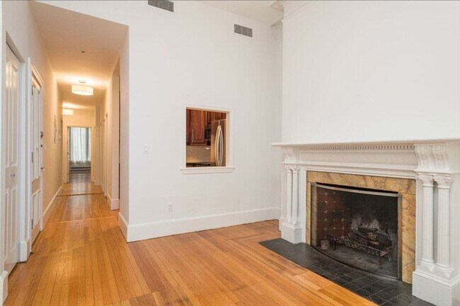 Building Photo - 238 Marlborough St